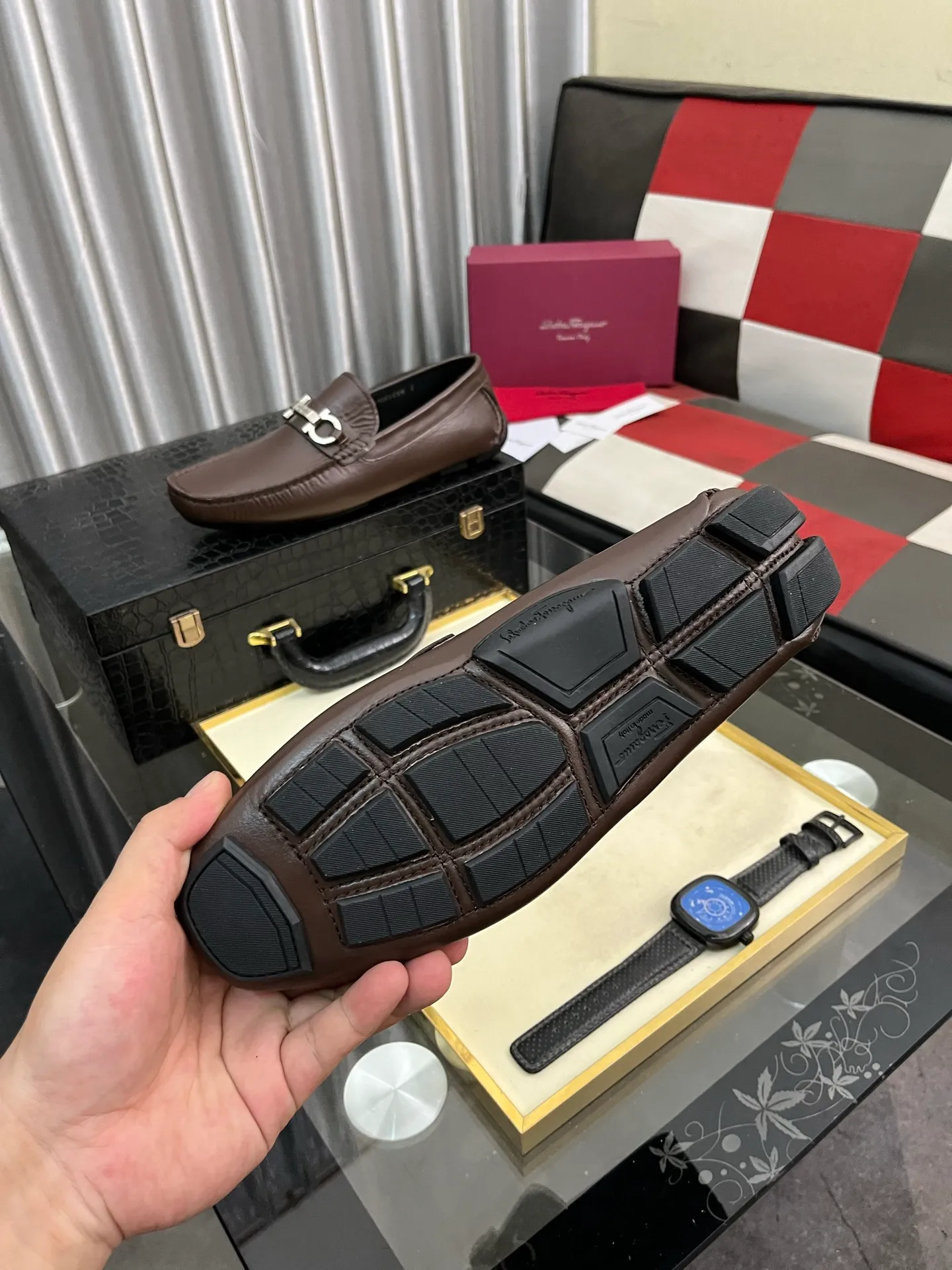 Men's shoes 💰560⌚️⌚️ Ferragamo [Ferragamo] new high-end quality framed shoes. The style is luxurious and elegant, with equal emphasis on practicality and style. We pay special attention to quality and details. The shoe last leather, workmanship and comfort are not inferior! Material: Imported first-layer soft cowhide leather upper ➕Genuine leather lining, code number: 38-446️⃣colors available